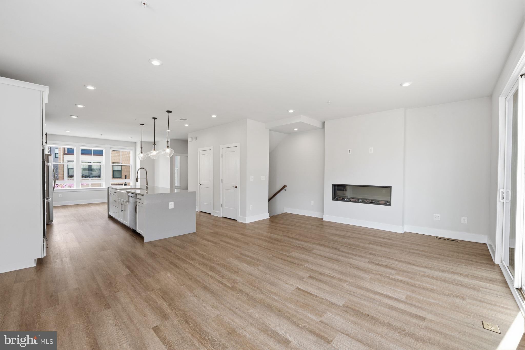 1650 Bandit Loop Reston, VA 20190 - Photo 8 of 38 Spacious living room