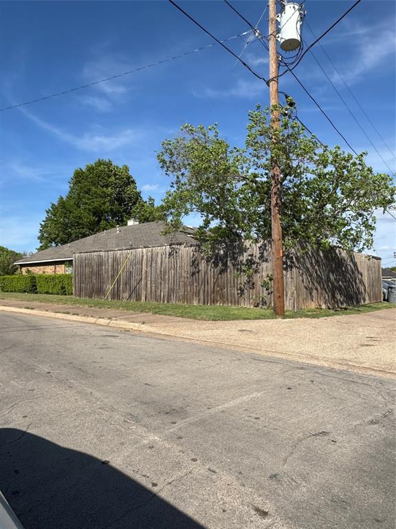 5824 Emrose Terrace Dallas, TX 75227 - Photo 10 of 11 a view of a back yard