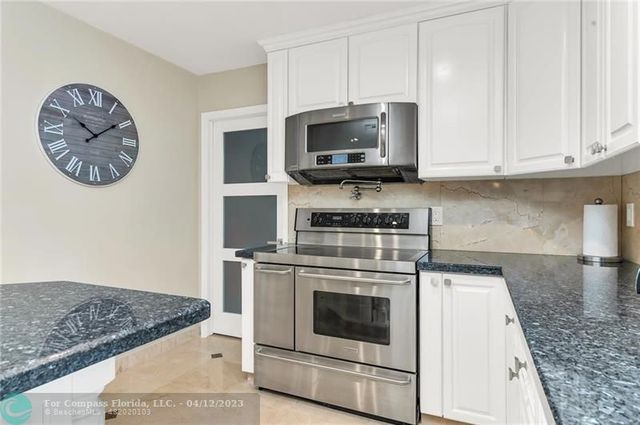 $2,400,000 | 2421 Northeast 48th Street, Lighthouse Point, FL 33064