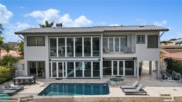 $2,400,000 | 2421 Northeast 48th Street, Lighthouse Point, FL 33064