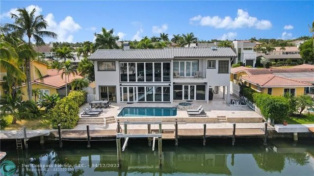 $2,400,000 | 2421 Northeast 48th Street, Lighthouse Point, FL 33064