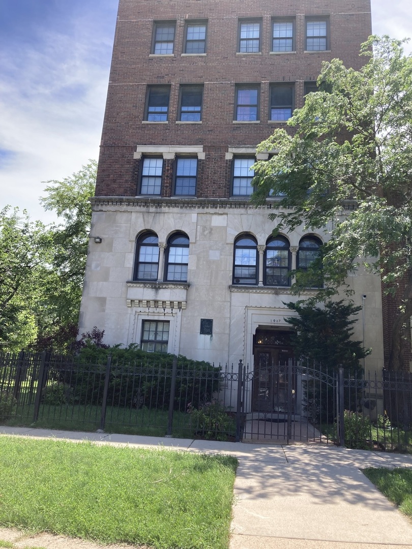 3017 East 78th Street, Unit 4B Chicago, IL 60649 - Photo 1 of 1