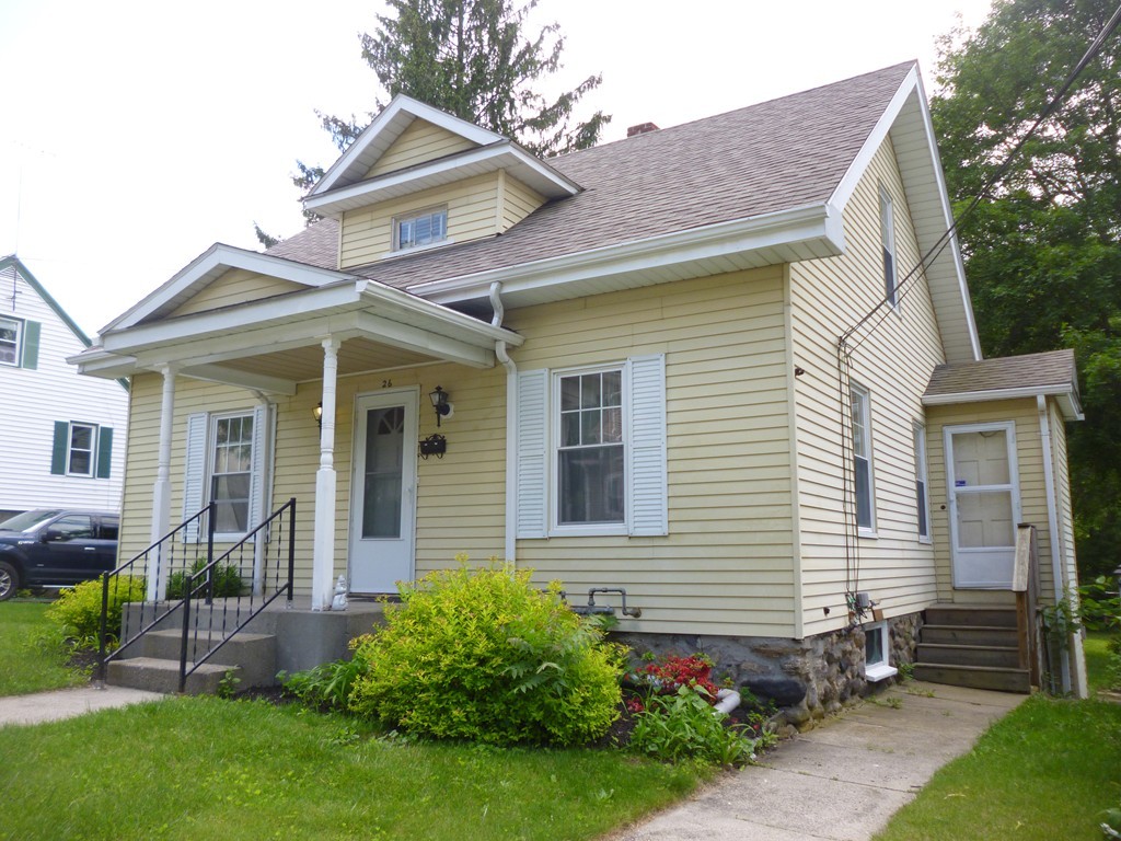 26 Dallas Street Worcester, MA 01604 - Photo 3 of 22 Gallery Image 3