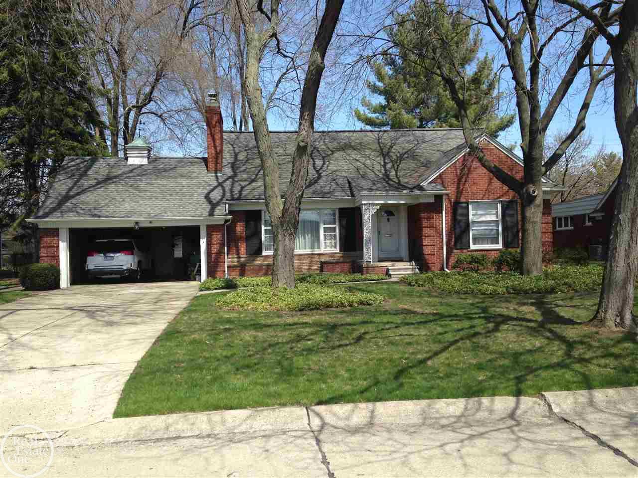 576 Shoreham Road Grosse Pointe Woods, MI 48236 - Photo 2 of 2