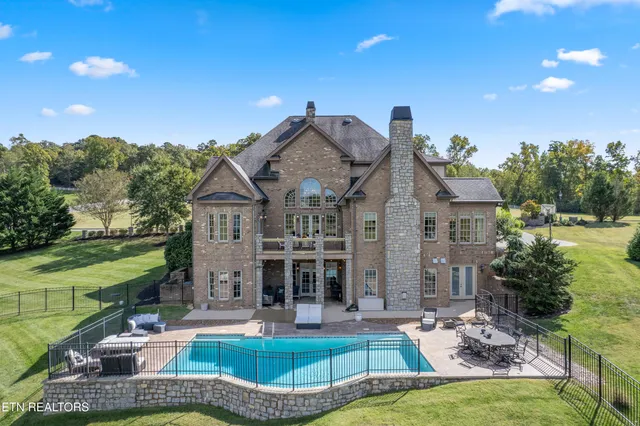 $2,995,000 | 3642 Jackson Pointe Drive, Louisville, TN 37777