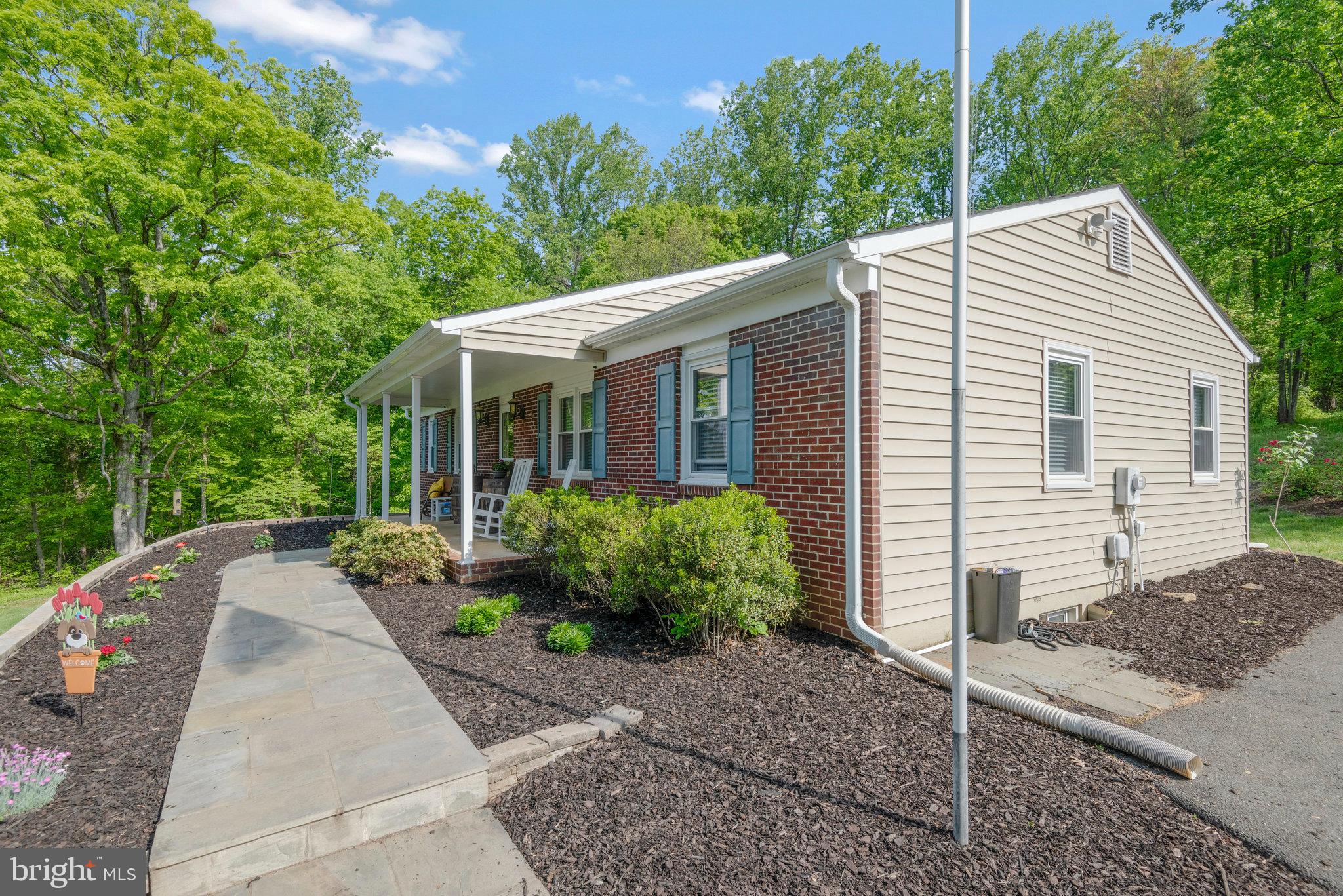 6008 Old Bust Head Road Broad Run, VA 20137 - Photo 3 of 53 Gallery Image 3