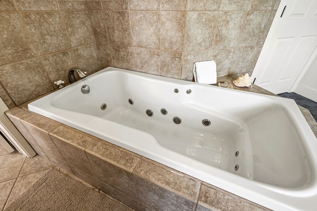 5280 Horseshoe Bay Road, Unit 7 Egg Harbor, WI 54209 - Photo 18 of 33