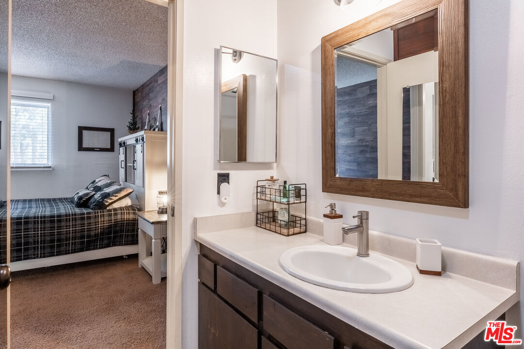 2499 Sierra Nevada Road, Unit R2 Mammoth Lakes, CA 93546 - Photo 14 of 23