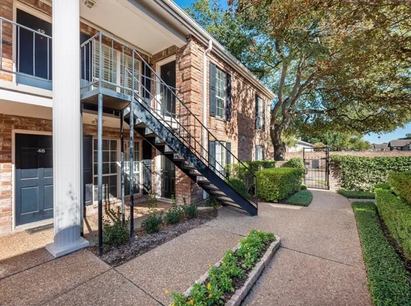 $1,575 | 6402 Del Monte Drive, Unit 47, Houston, TX 77057