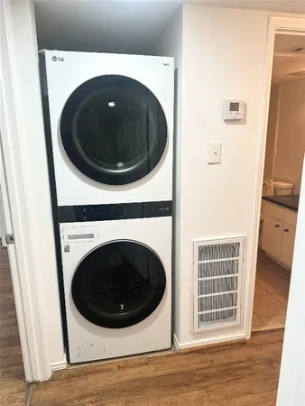 $1,575 | 6402 Del Monte Drive, Unit 47, Houston, TX 77057