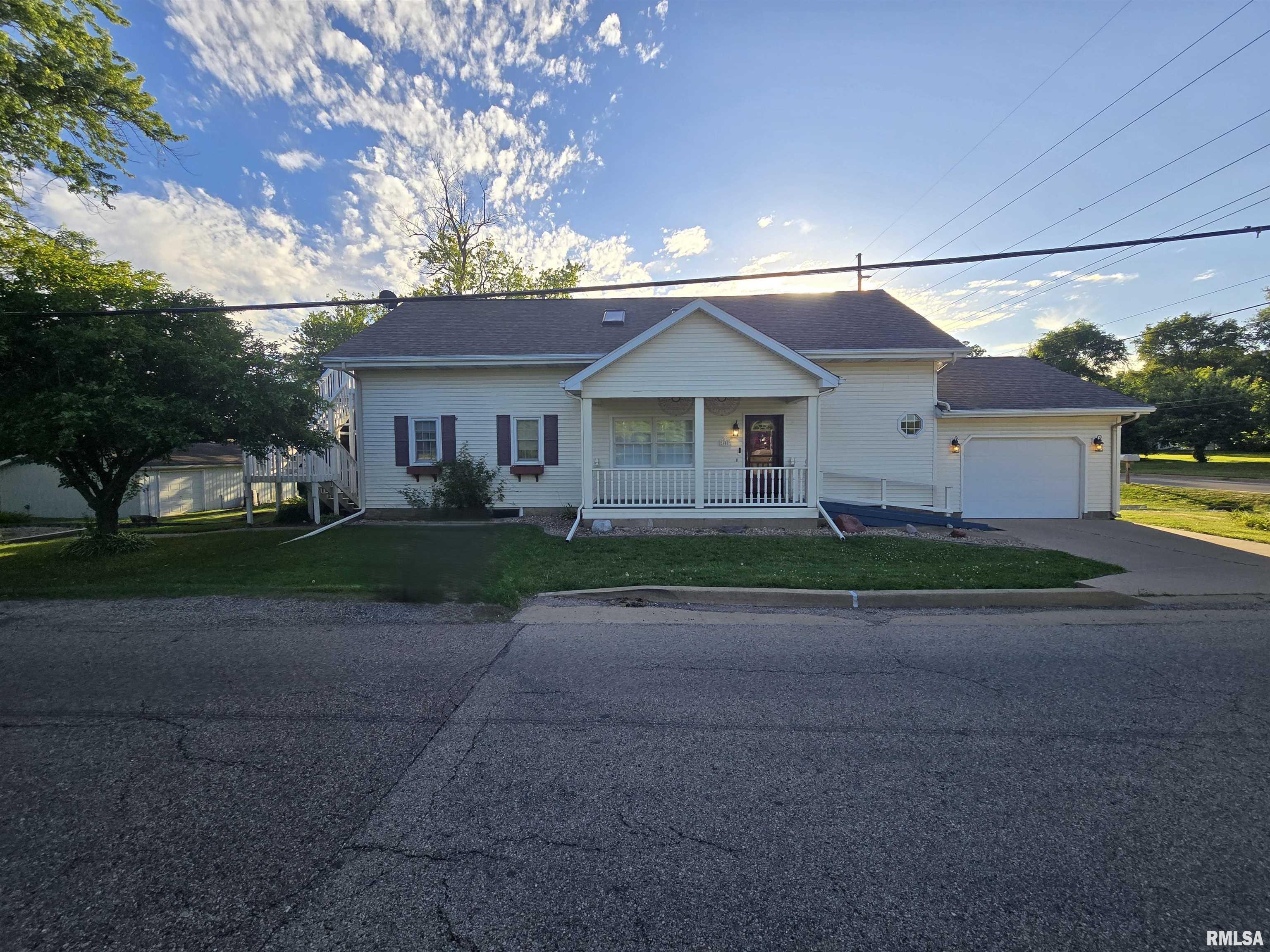 108 School Street Washington, IL 61571 - Photo 1 of 62