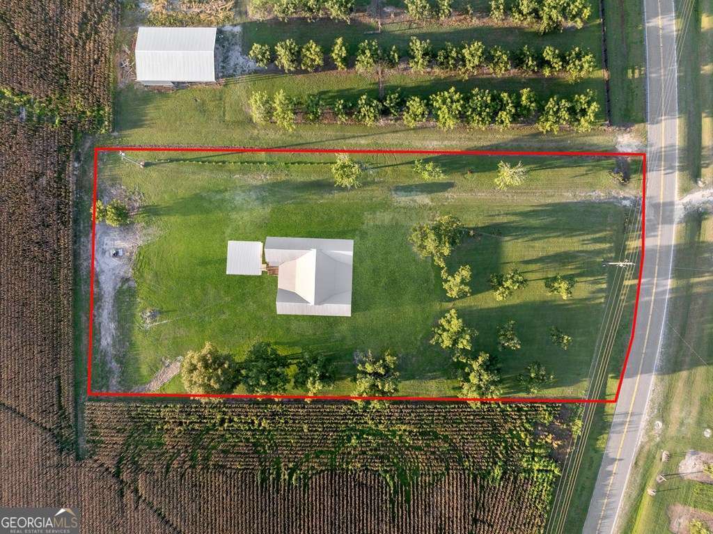 1335 Clifford Loop Blackshear, GA 31516 - Photo 4 of 43 a view of a garden