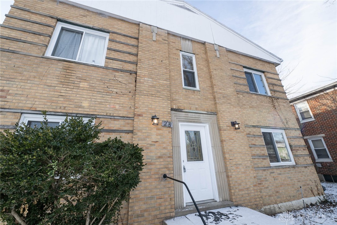 28 West Nottingham Road Dayton, OH 45405 - Photo 2 of 38 Gallery Image 2