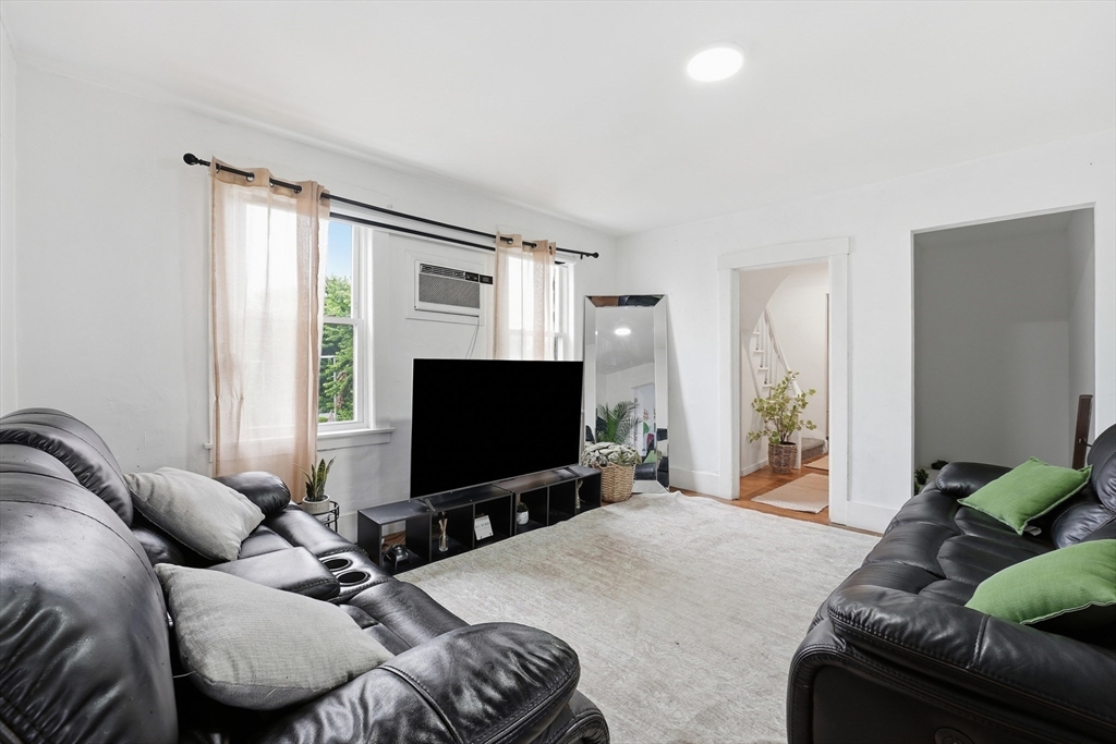 161 New Bridge Street West Springfield, MA 01089 - Photo 6 of 38