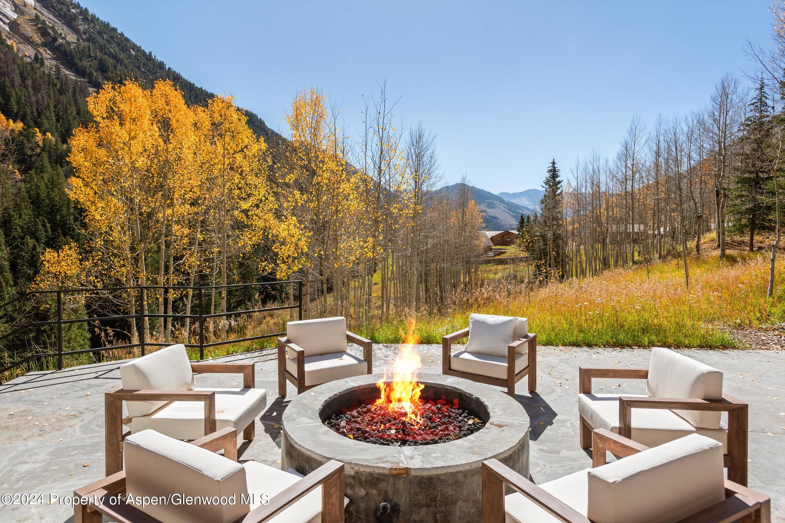 9888 Castle Creek Road Aspen, CO 81612 - Photo 39 of 51 09-9888CastleCreek_10062024005