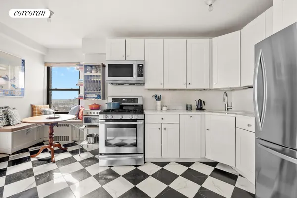 $885,000 | 303 Beverley Road, Unit 8D | Kensington