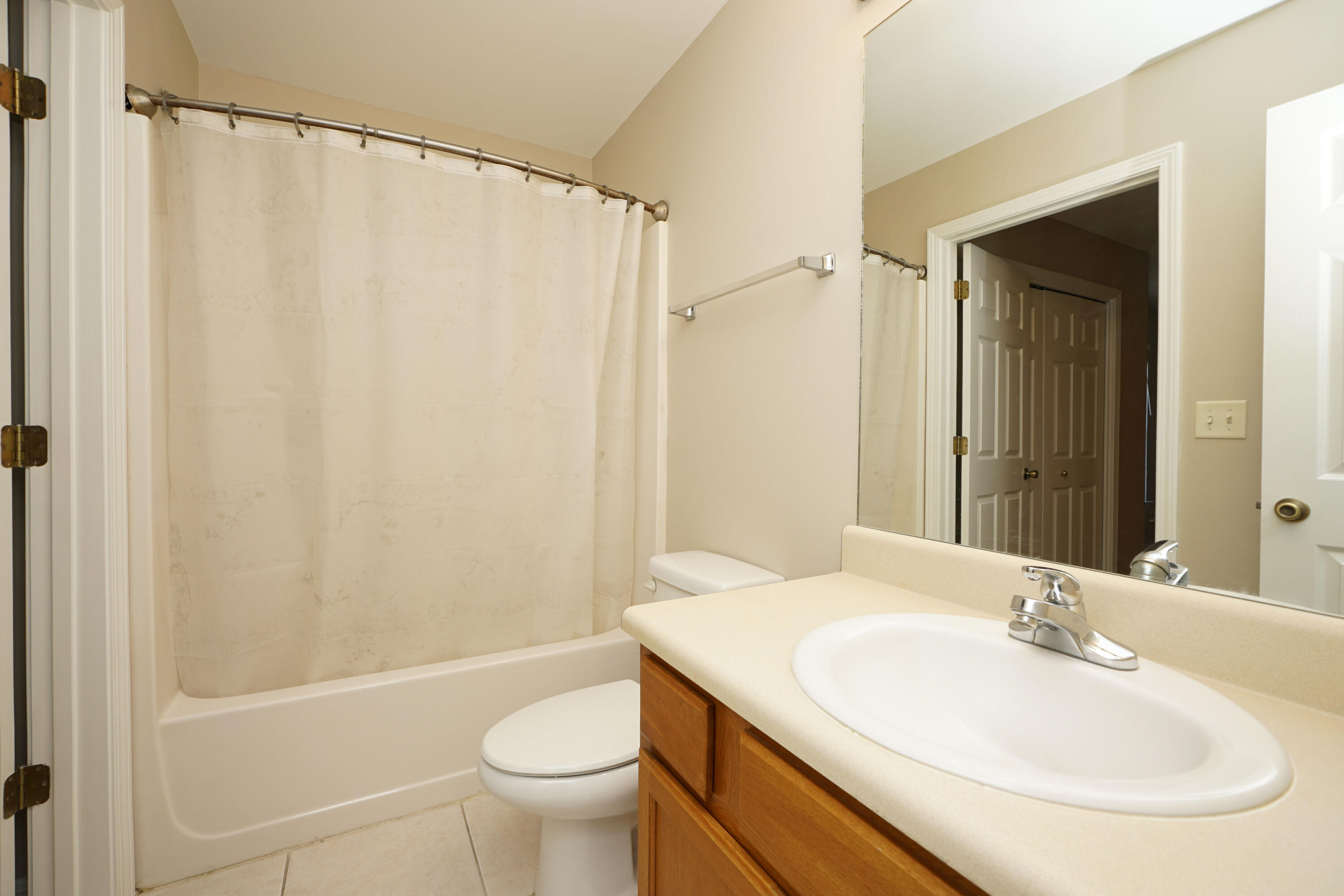1417 Beaver Run Road, Unit 9 Niceville, FL 32578 - Photo 15 of 20 Master bath