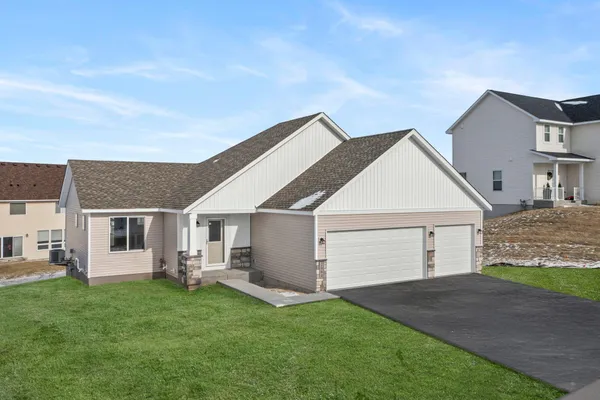 $484,850 | 1877 Robinson Lane, Byron, MN 55920
