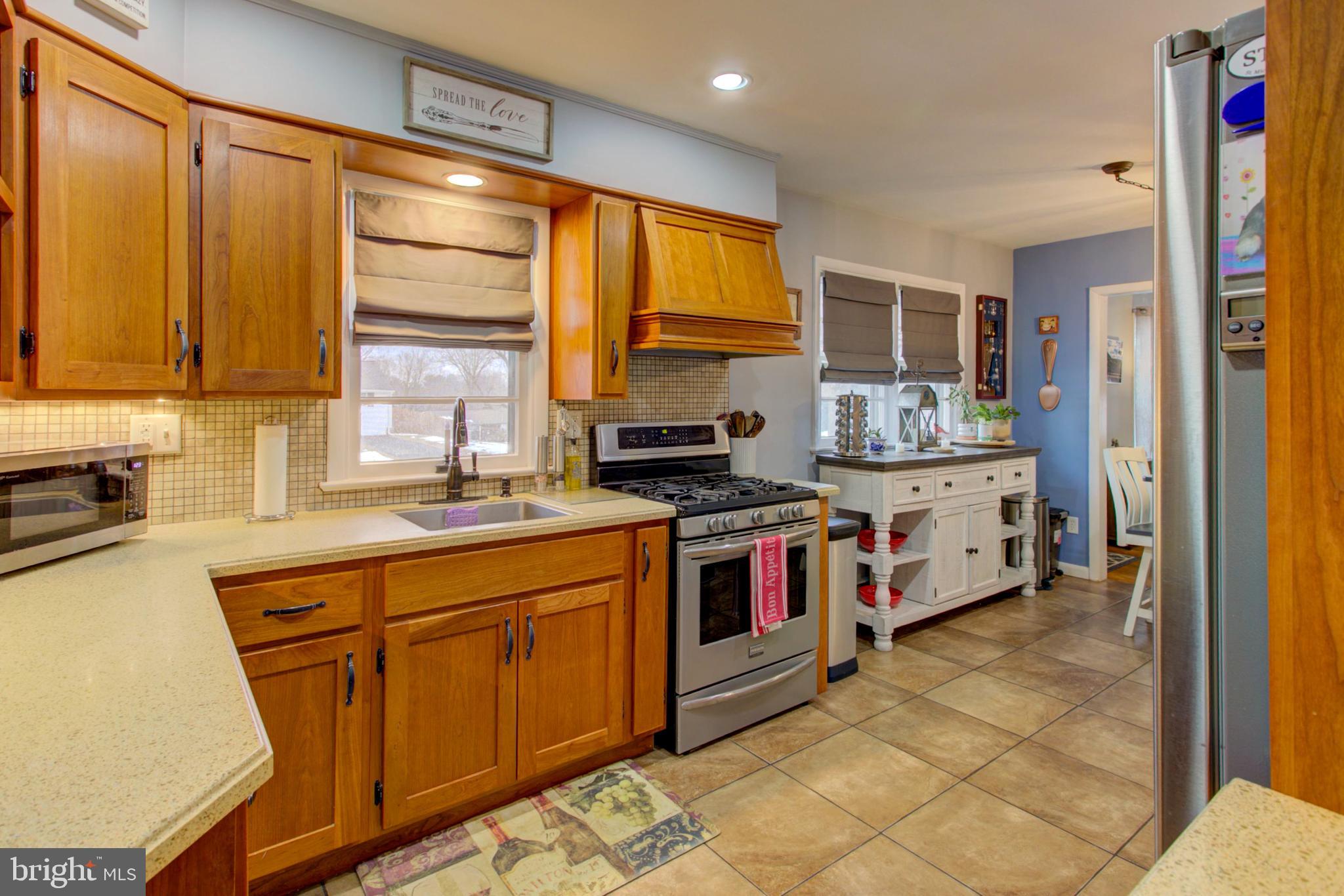 825 Robin Road Lancaster, PA 17601 - Photo 11 of 32 Gallery Image 11