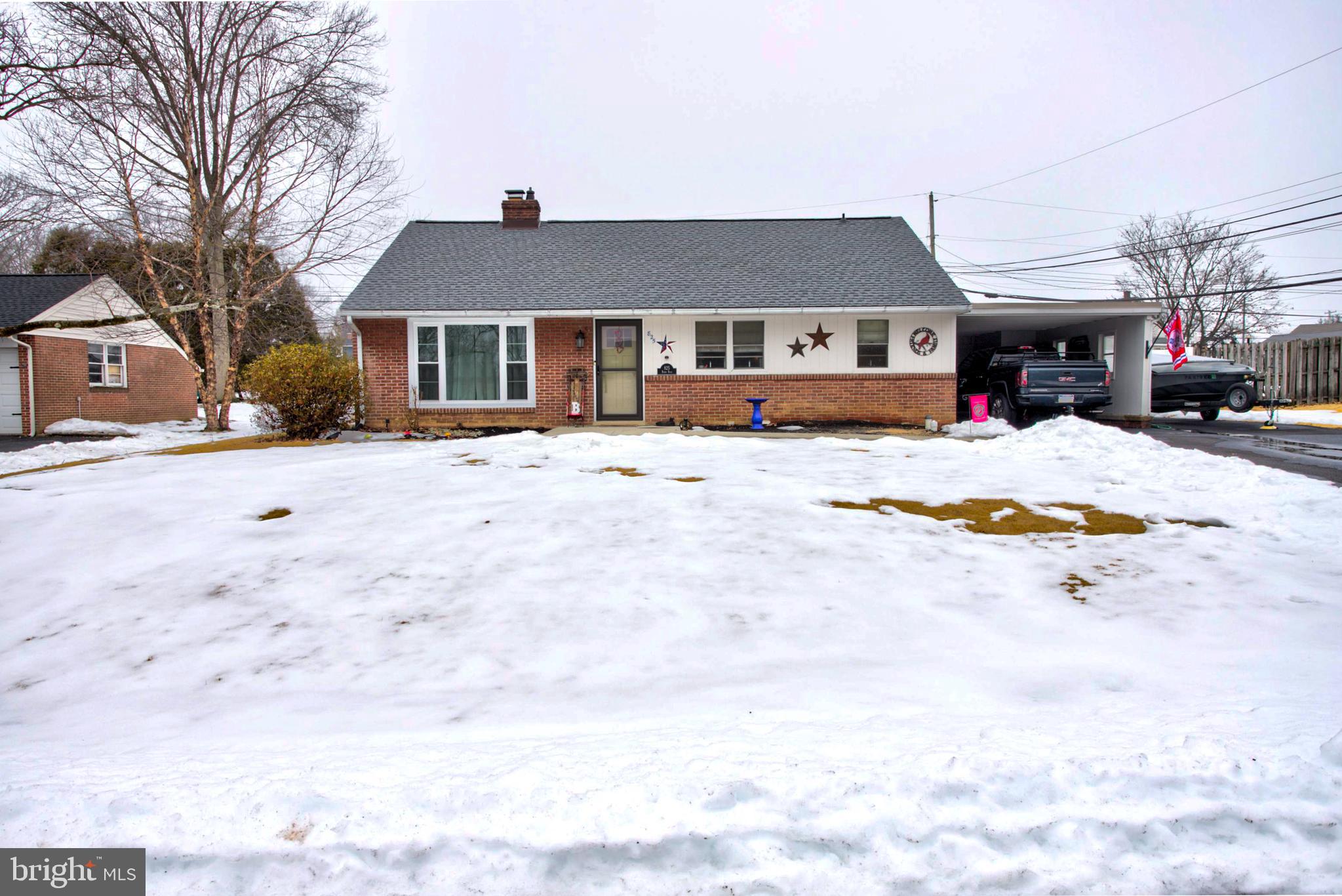 825 Robin Road Lancaster, PA 17601 - Photo 2 of 32 Gallery Image 2
