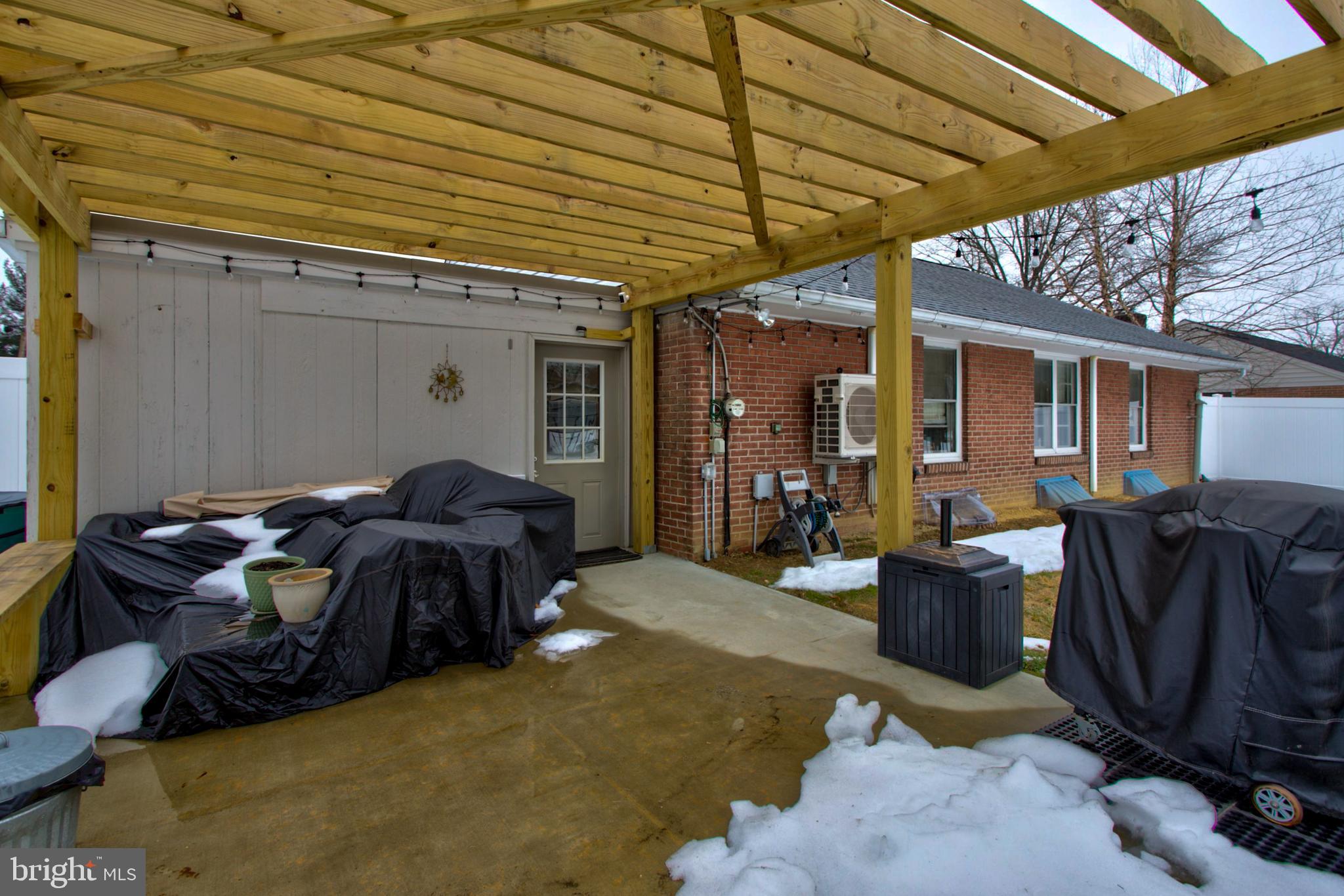 825 Robin Road Lancaster, PA 17601 - Photo 25 of 32 Large pergola just waiting for Sppring