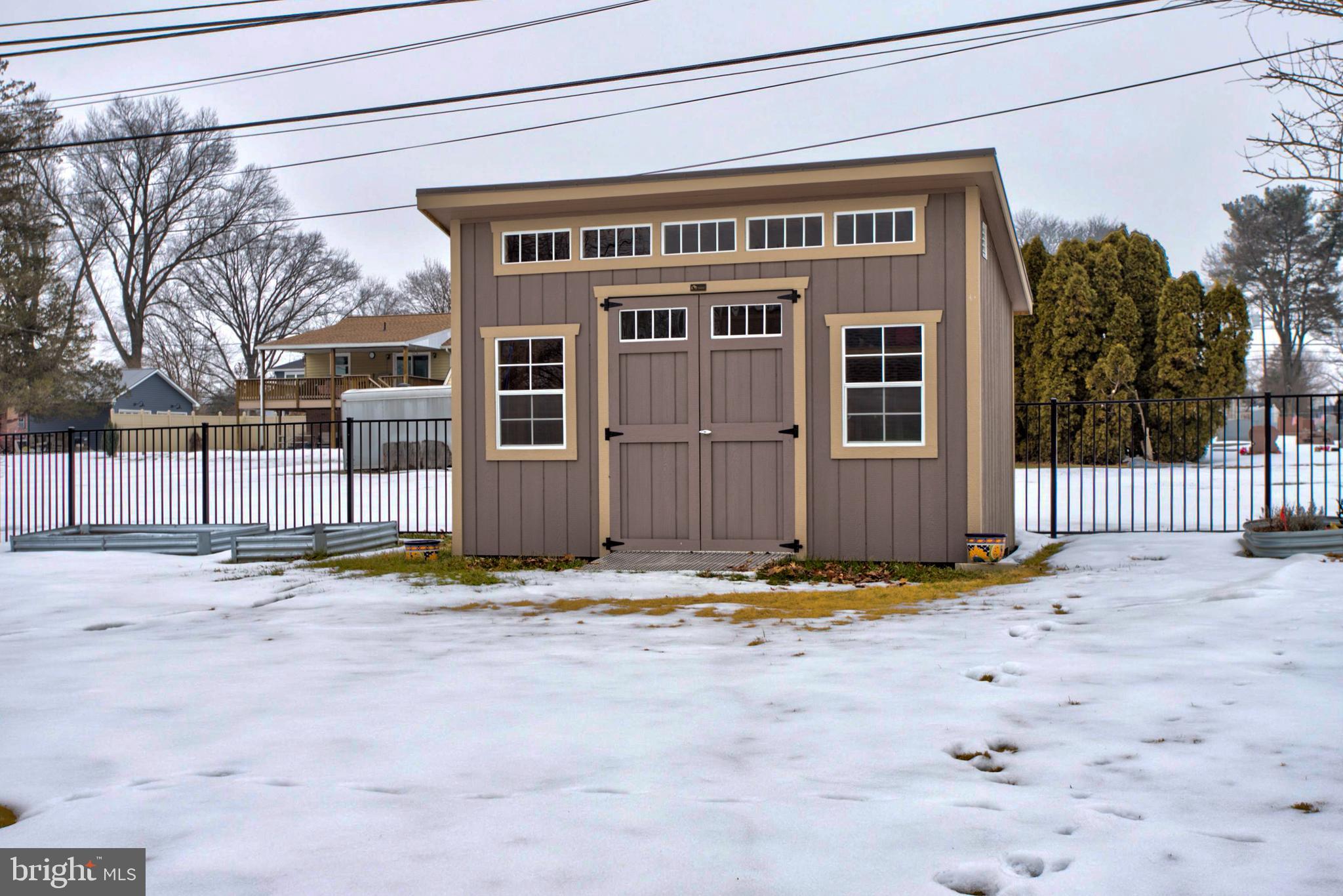 825 Robin Road Lancaster, PA 17601 - Photo 28 of 32 Newer "She Shed"
