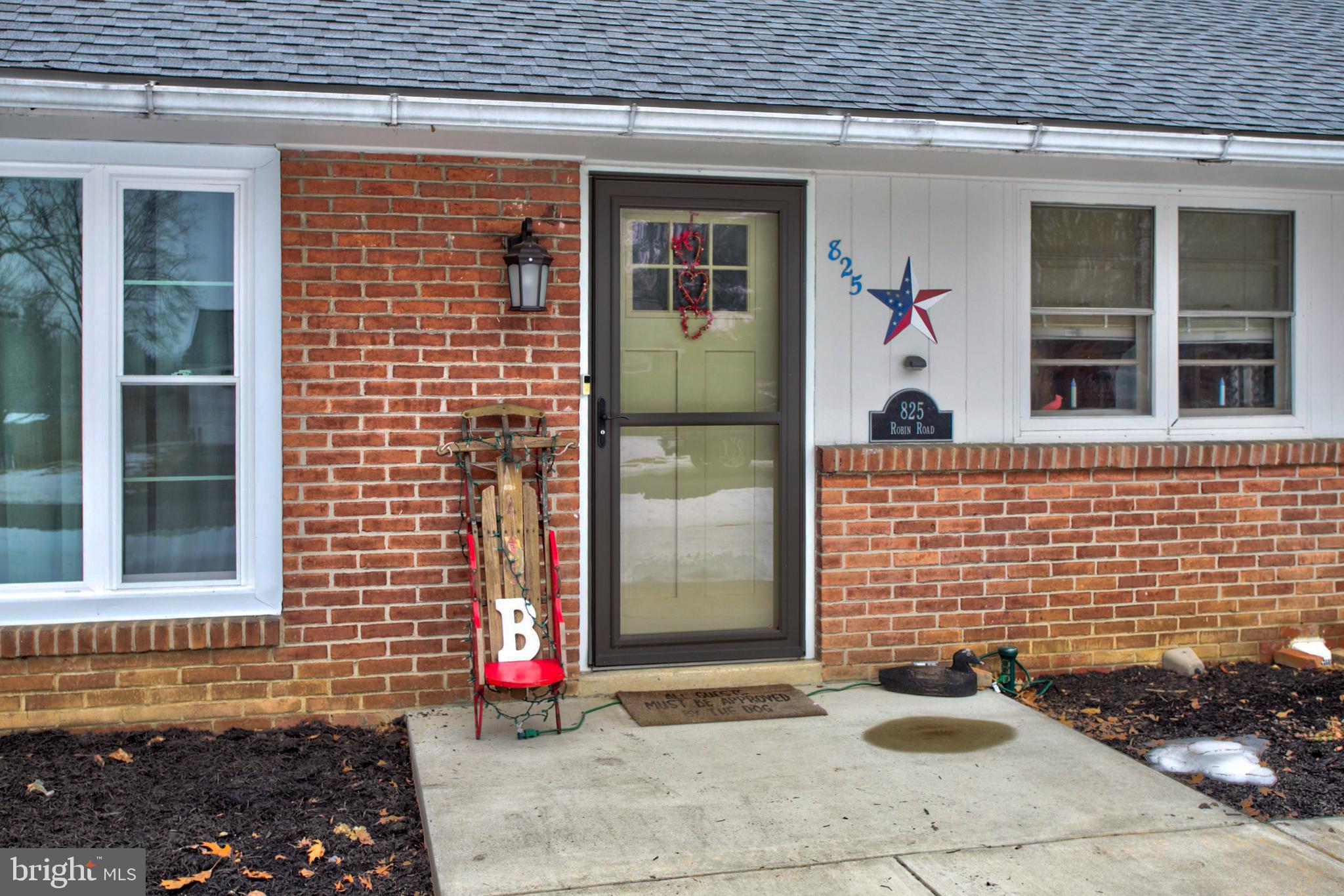 825 Robin Road Lancaster, PA 17601 - Photo 3 of 32 Gallery Image 3