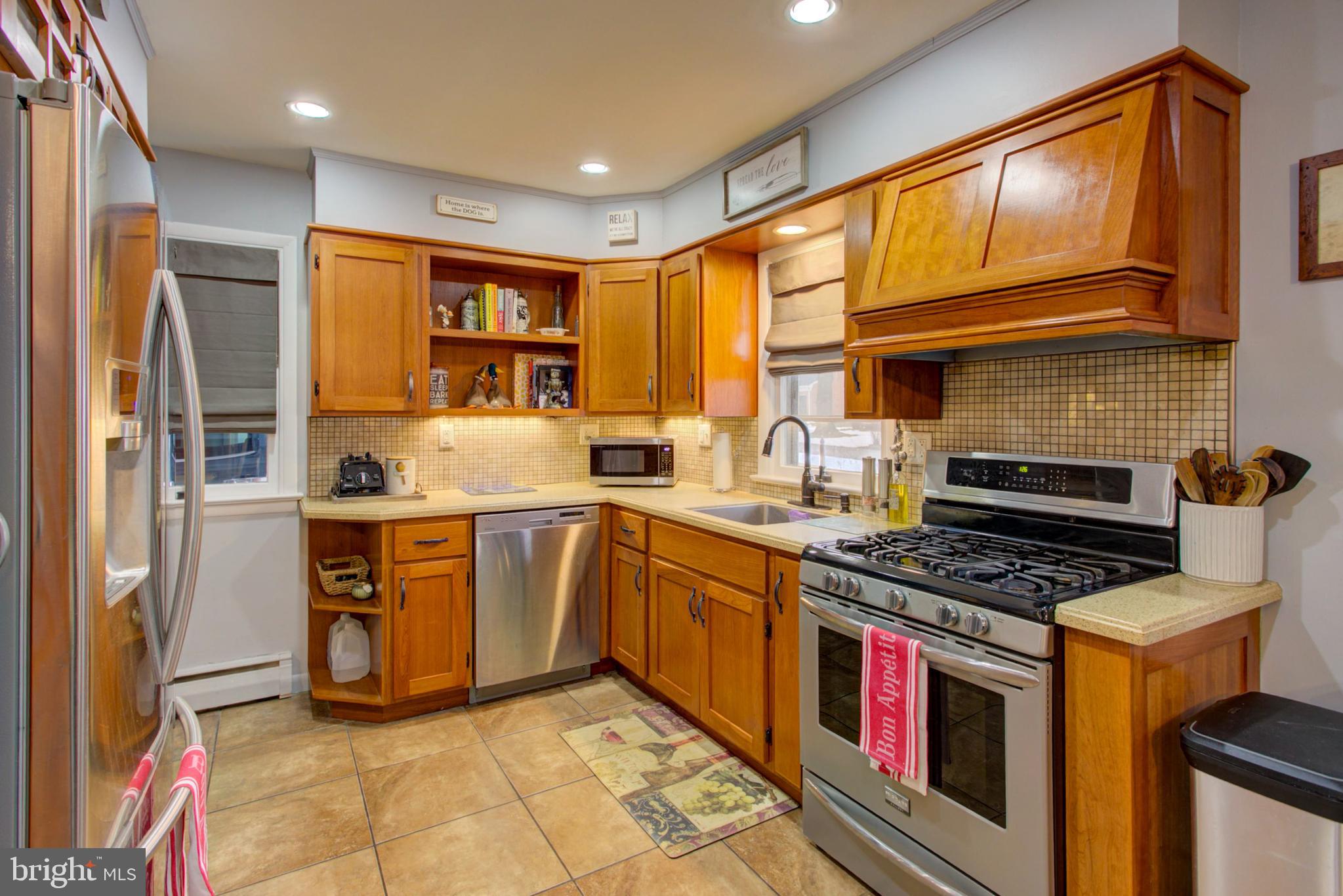 825 Robin Road Lancaster, PA 17601 - Photo 8 of 32 New Rutt Custom Kitchen