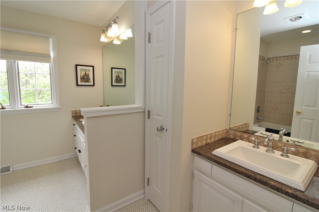 7225 Hayward Road Hudson, OH 44236 - Photo 31 of 31 Full Upstairs Bath with Double Sinks