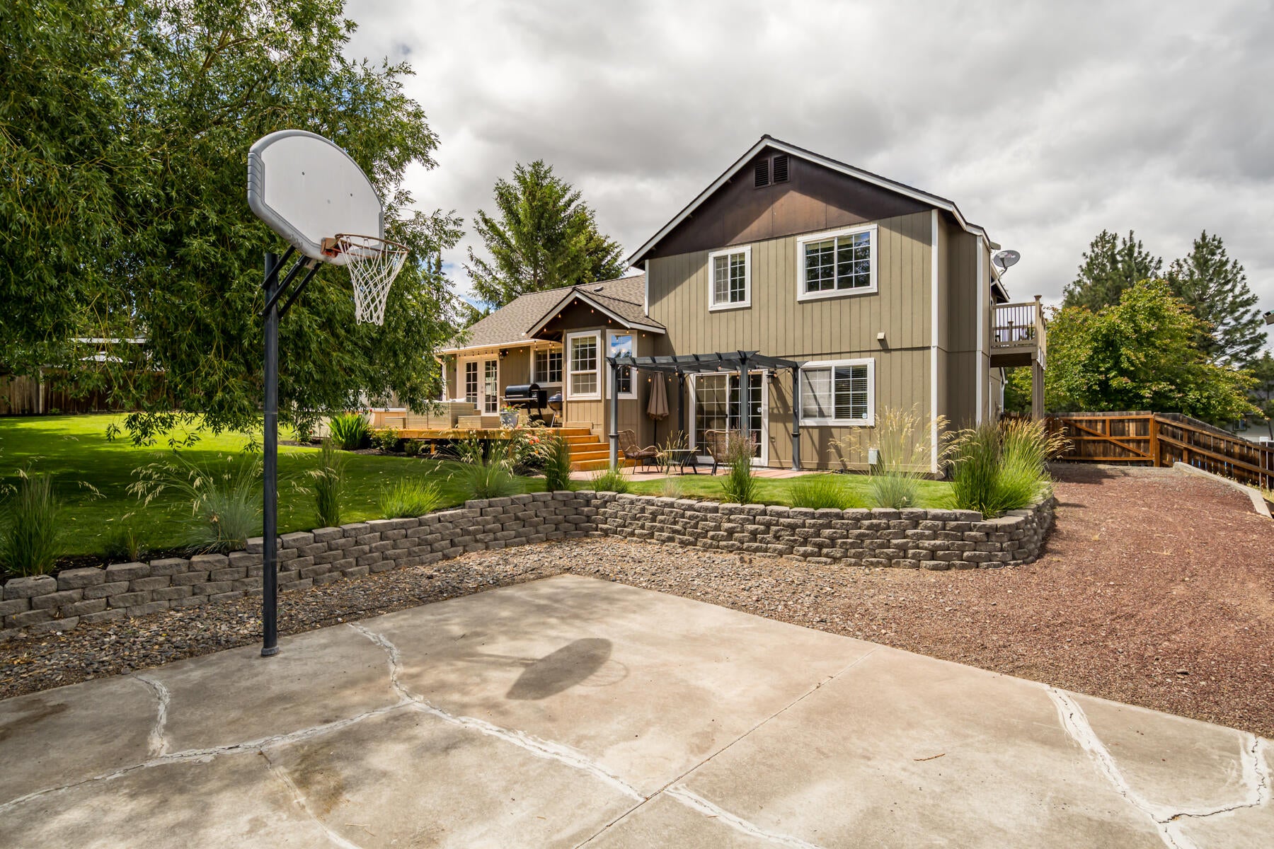 3746 Southwest Volcano Place Redmond, OR 97756 - Photo 41 of 47 JH5_2932