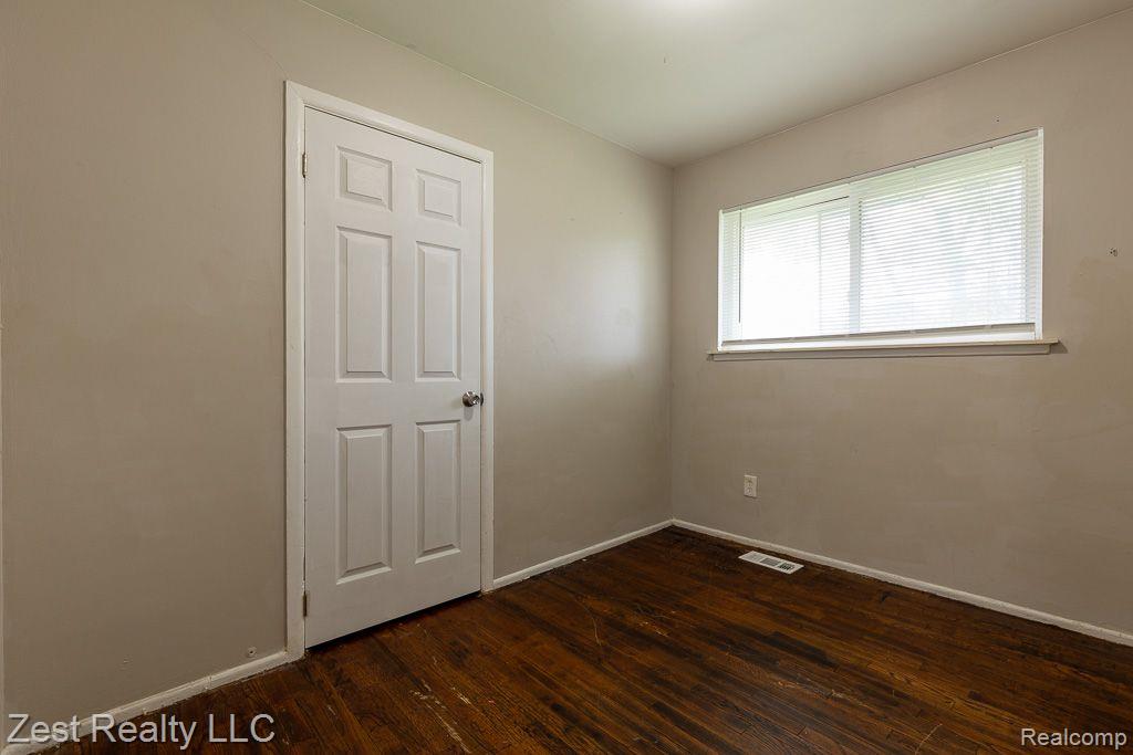 29470 Thomas Court Inkster, MI 48141 - Photo 7 of 20