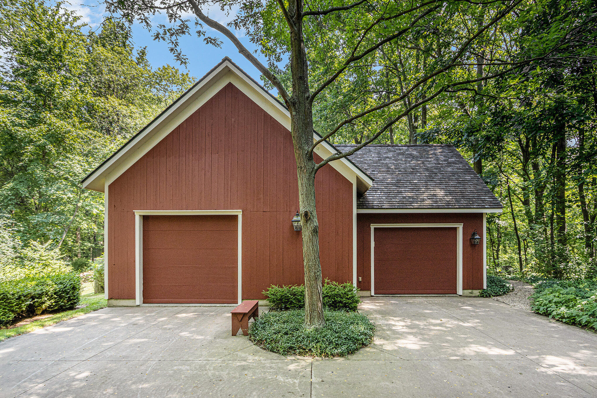 12236 6 1/2 Mile Road Battle Creek, MI 49014 - Photo 8 of 56 Garage- back of house