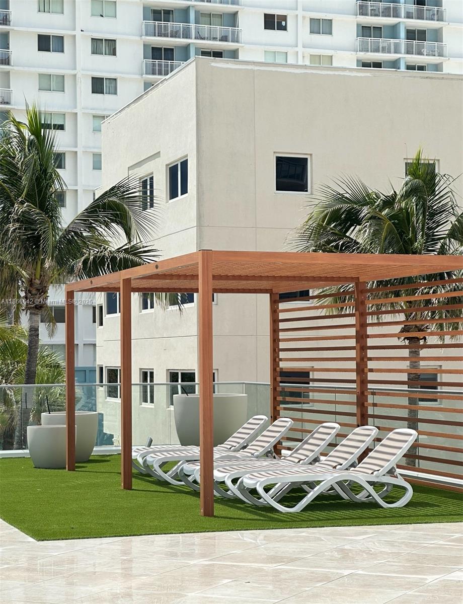 7135 Collins Avenue, Unit 1523 Miami Beach, FL 33141 - Photo 42 of 55