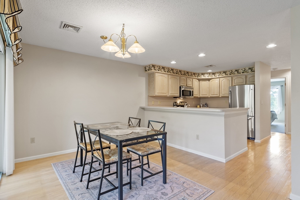 122 Abington Road, Unit 122 Danvers, MA 01923 - Photo 13 of 40