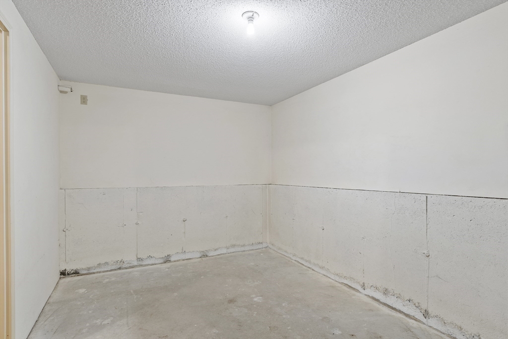 122 Abington Road, Unit 122 Danvers, MA 01923 - Photo 30 of 40