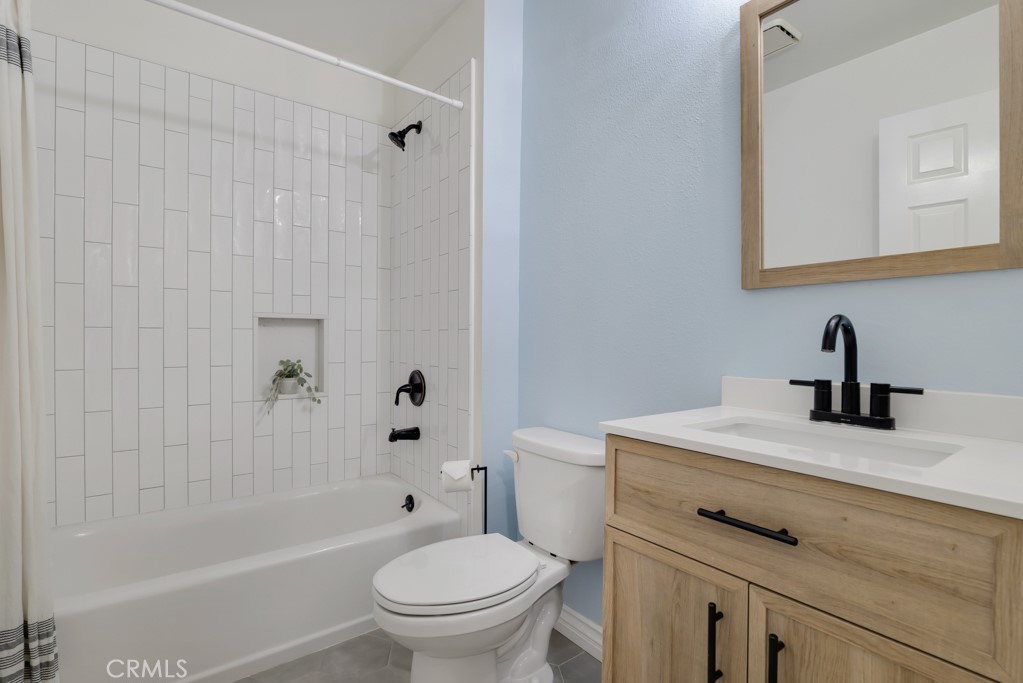 272 Fieldstone Way, Unit A Simi Valley, CA 93065 - Photo 25 of 35