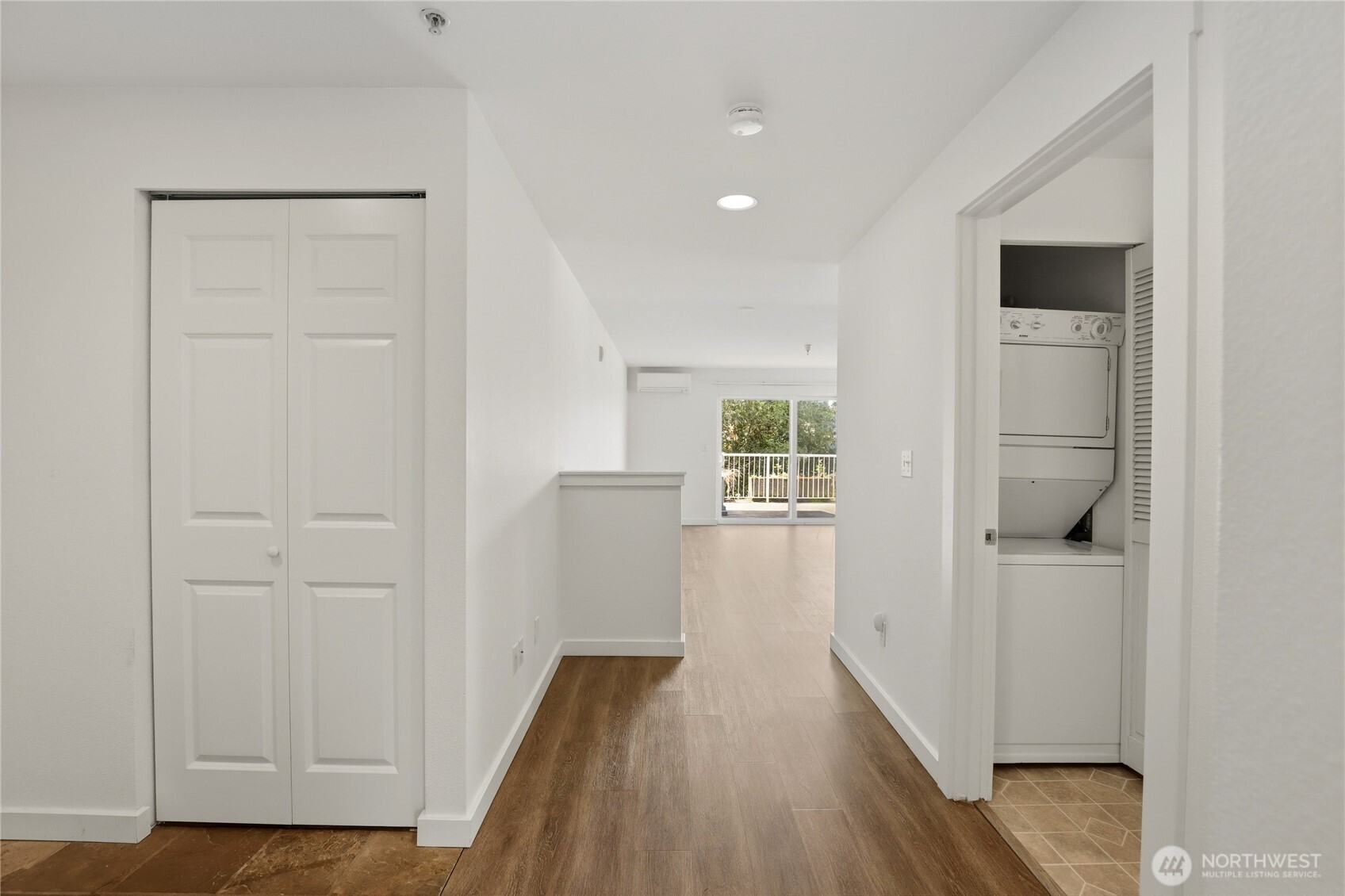 823 Davis Place South, Unit 104 Seattle, WA 98144 - Photo 6 of 23