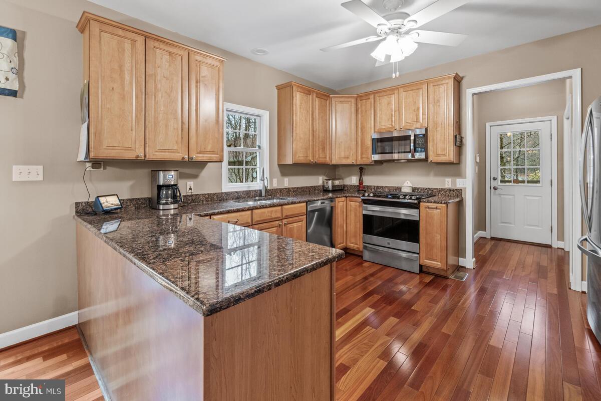 3368 Basford Road Frederick, MD 21703 - Photo 8 of 73 Remodeled Kitchen w/granite counters & s/s app
