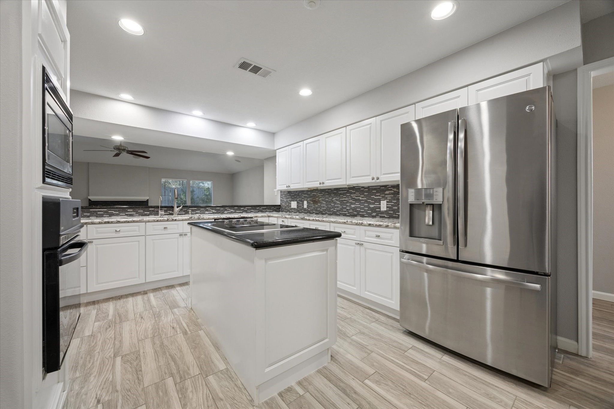 3830 Hansen Drive Dickinson, TX 77539 - Photo 6 of 21 Stainless Steel Appliances