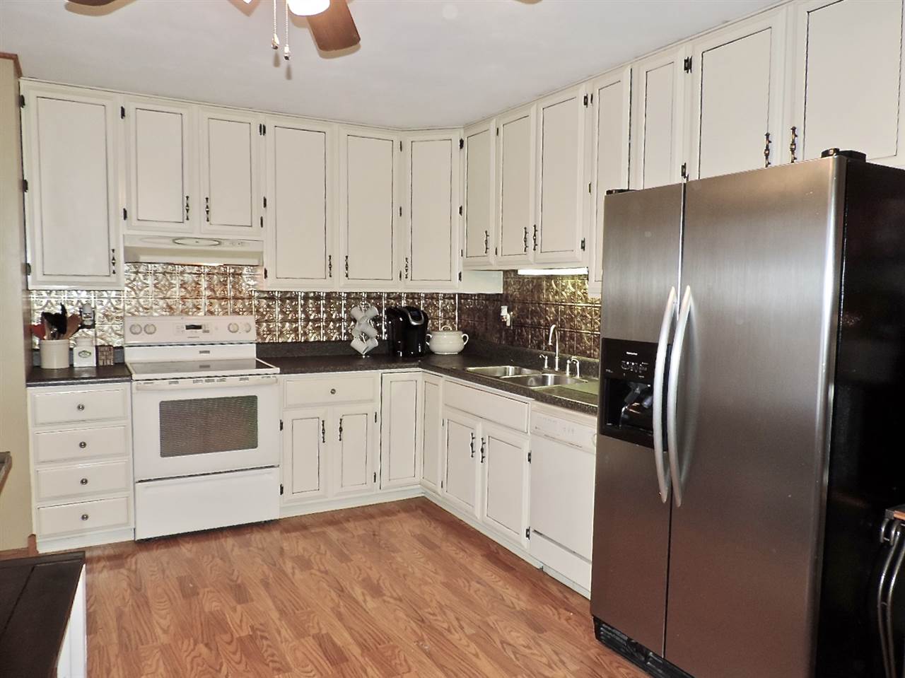414 Pontiac Road Marquette Heights, IL 61554 - Photo 12 of 23 Gallery Image 12