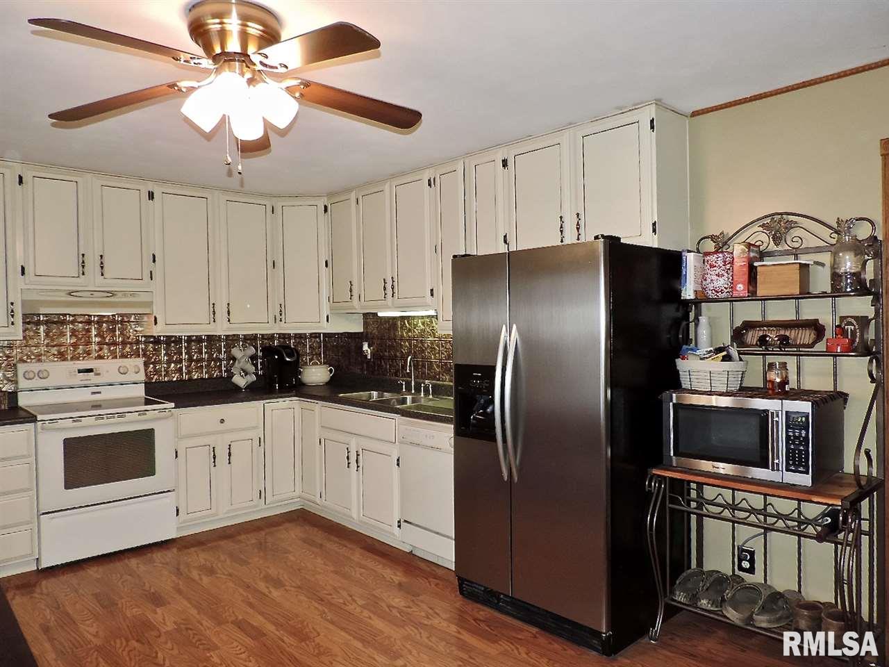 414 Pontiac Road Marquette Heights, IL 61554 - Photo 13 of 23 Gallery Image 13