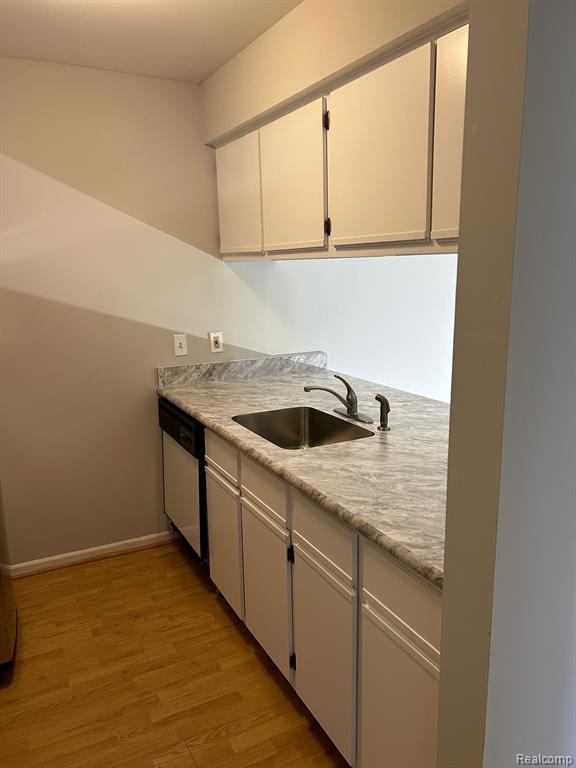 15034 Riverside Drive Sterling Heights, MI 48313 - Photo 9 of 18 Gallery Image 9