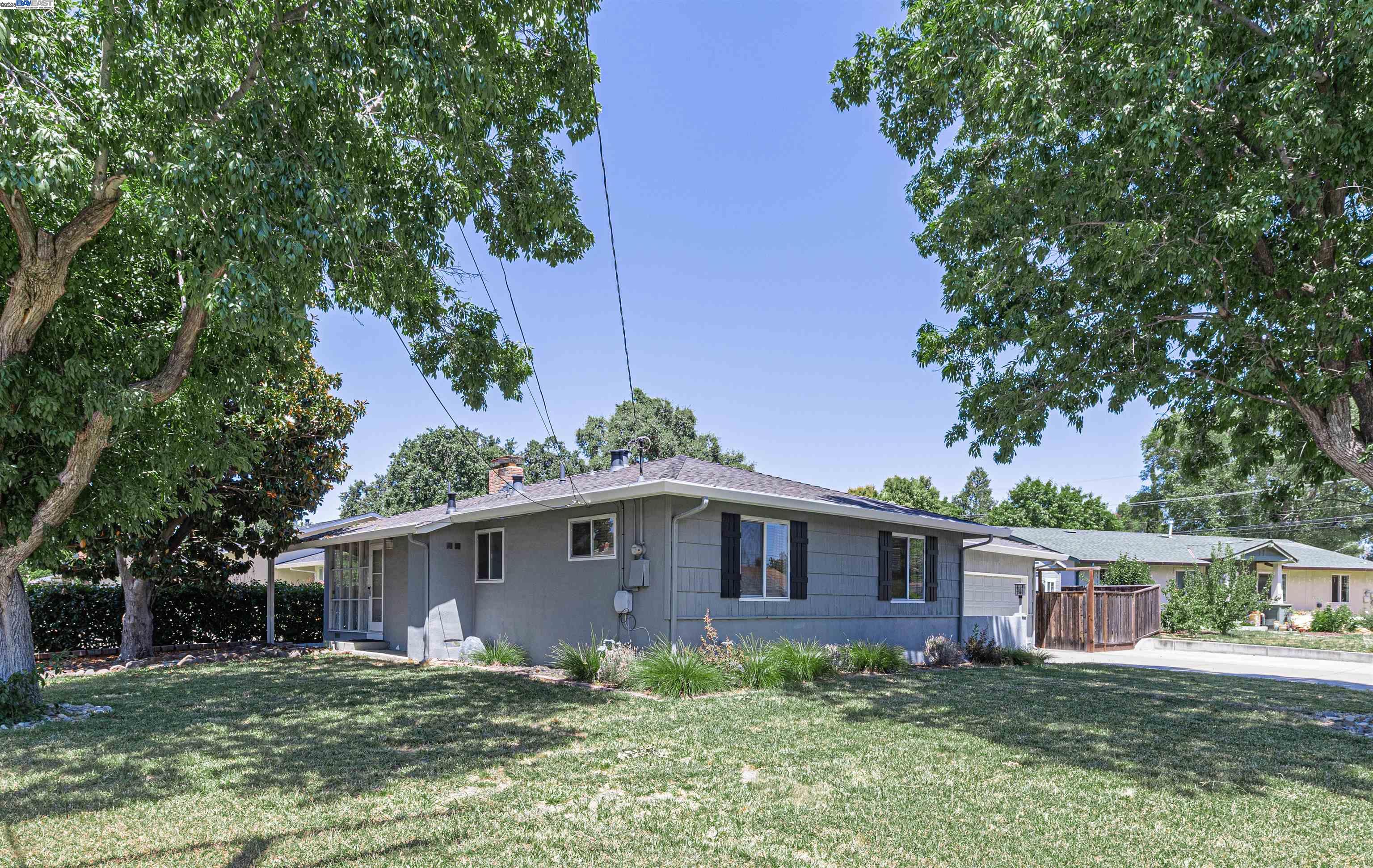 44 Duke Way Pleasant Hill, CA 94523 - Photo 3 of 25