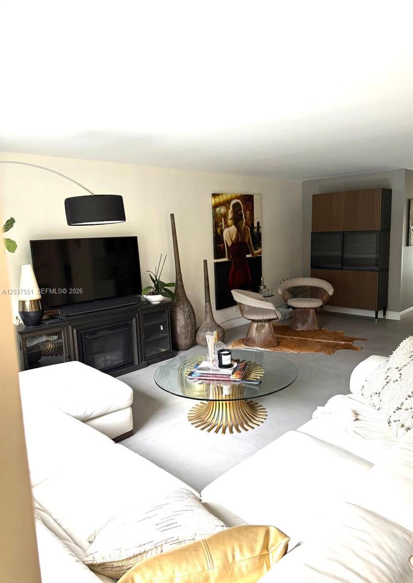 7968 Southwest 105th Place Miami, FL 33173 - Photo 6 of 29