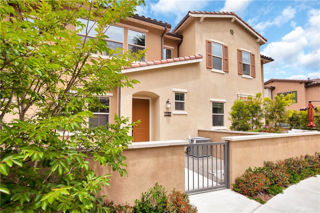 1123 Delpy View Point Vista, CA 92084 - Photo 5 of 42