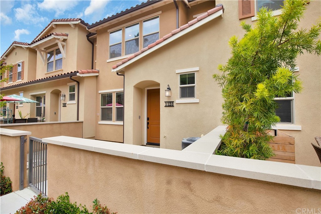 1123 Delpy View Point Vista, CA 92084 - Photo 6 of 42