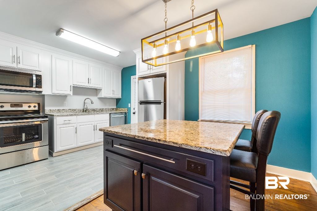 5204 Greenwood Lane Mobile, AL 36608 - Photo 4 of 17