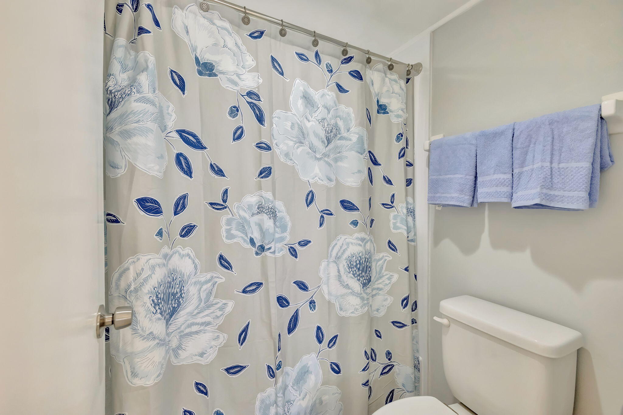 3650 Inverrary Drive, Unit 1B Lauderhill, FL 33319 - Photo 15 of 37 Primary Bathroom