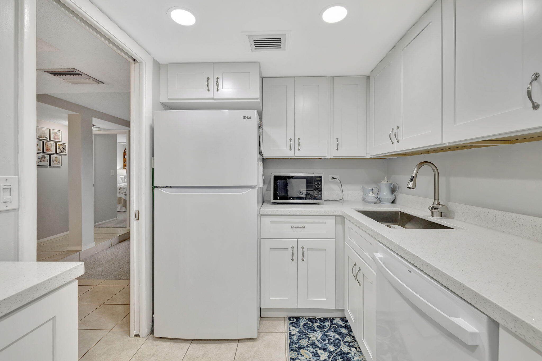 3650 Inverrary Drive, Unit 1B Lauderhill, FL 33319 - Photo 3 of 37 Updated Kitchen