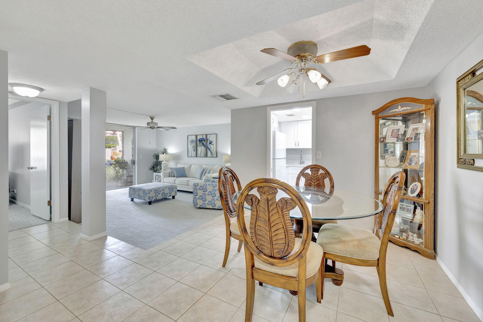 3650 Inverrary Drive, Unit 1B Lauderhill, FL 33319 - Photo 7 of 37 Entry Dining/Living Combo